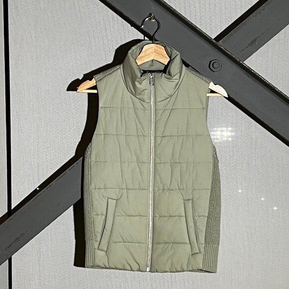 Athleta INCLINE HYBRID Merino Wool Puffer Vest Sage XS - Picture 1 of 7